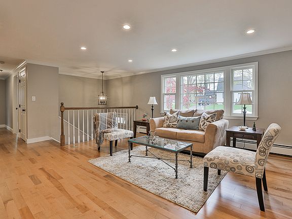 2nd image of 48 Longfellow Dr