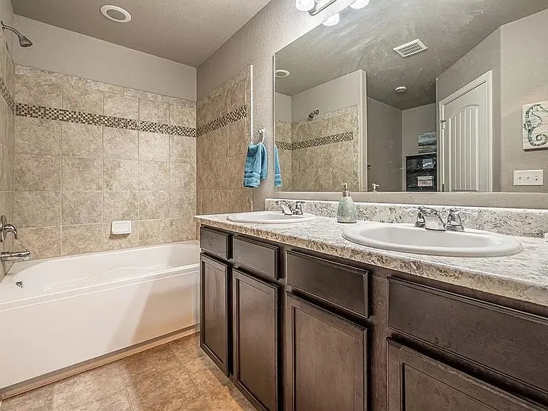 8884 Vanderwood Rd — Photo 18