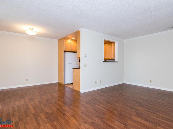 2468 W Bayshore Rd APT 10