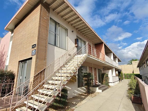 4th image of 1422 Barry Ave #105