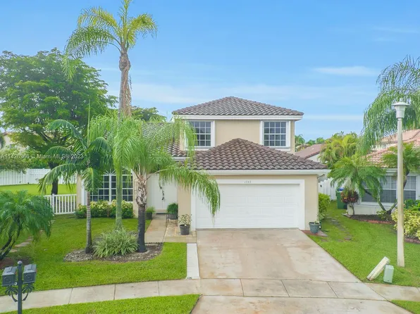 1343 SW 181st Ave, Pembroke Pines, FL 33029