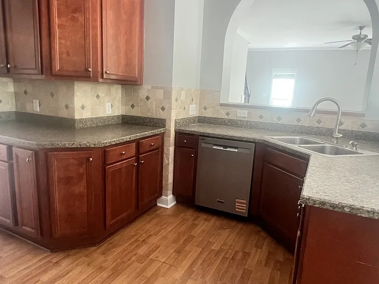 529 Carolina Way — Photo 11