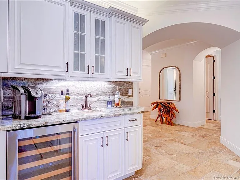1528 NE Outrigger Landings Dr #208 — Photo 32
