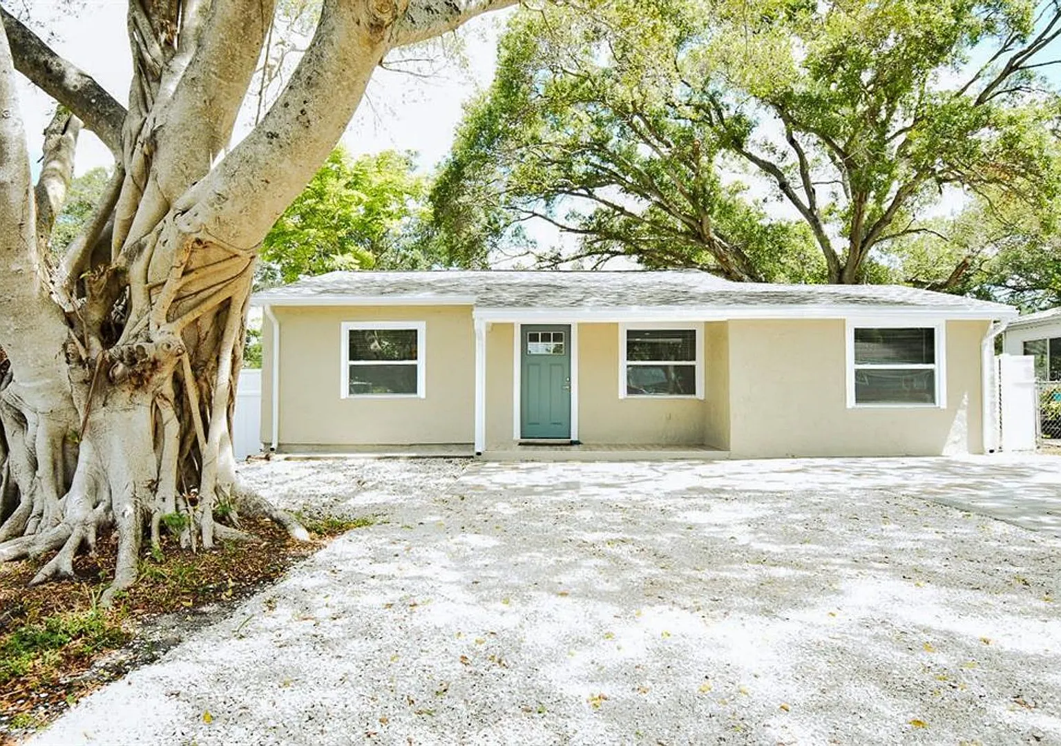 Beautiful Updated 3 Bedroom Largo Home with Fenced Yard - Great Location! — Photo 1