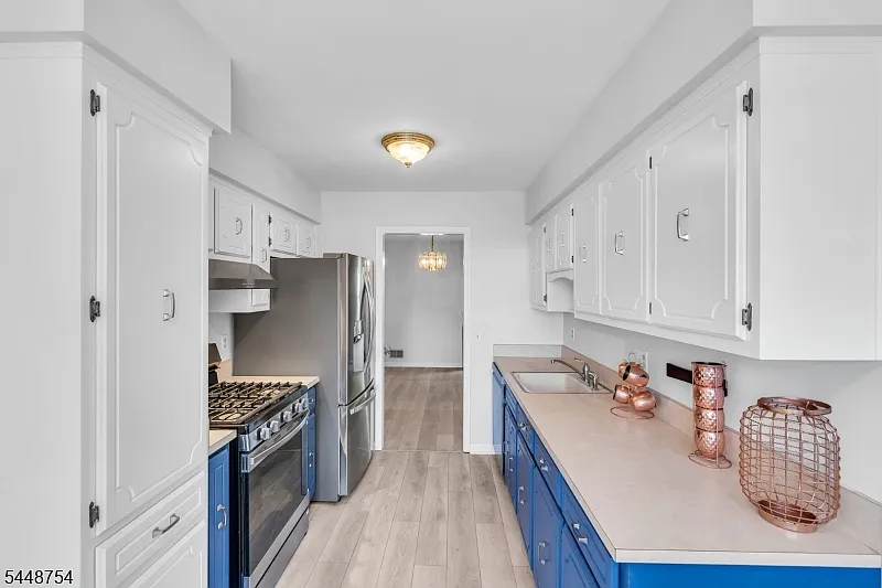 2 bed, 1.5 bath, $2,900 — Photo 3