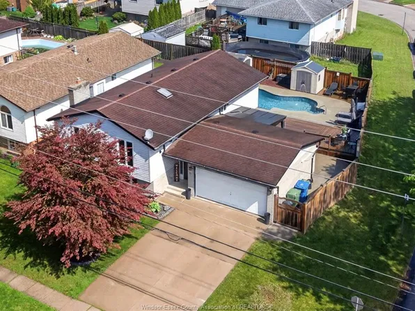 8492 Jerome St, Windsor, ON N8S 4S1