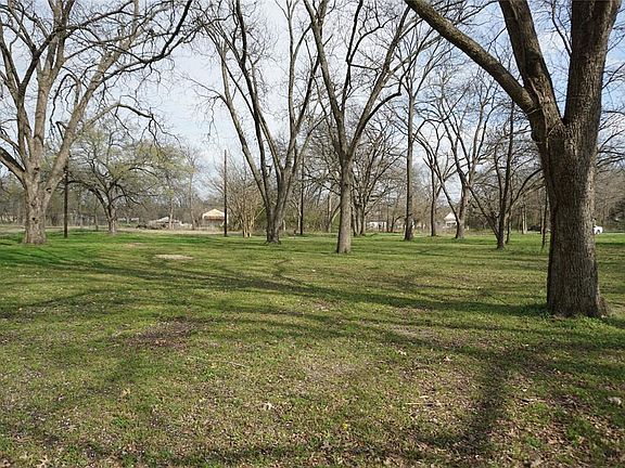 5th image of 521 Reich St Lot 1