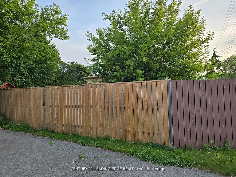 214 Gibbons St #BASEMENT — Photo 17