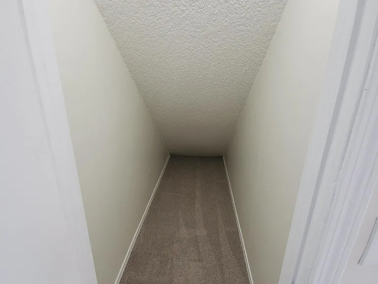 1024 Snug Harbour Ct — Photo 14