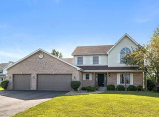 8392 Lantern View Ln, Saint John, IN 46373