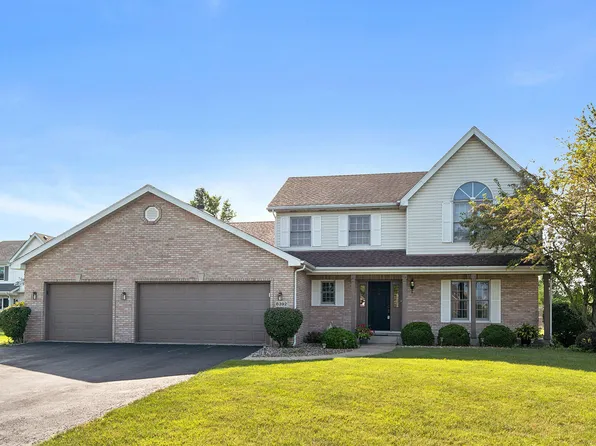 8392 Lantern View Ln, Saint John, IN 46373