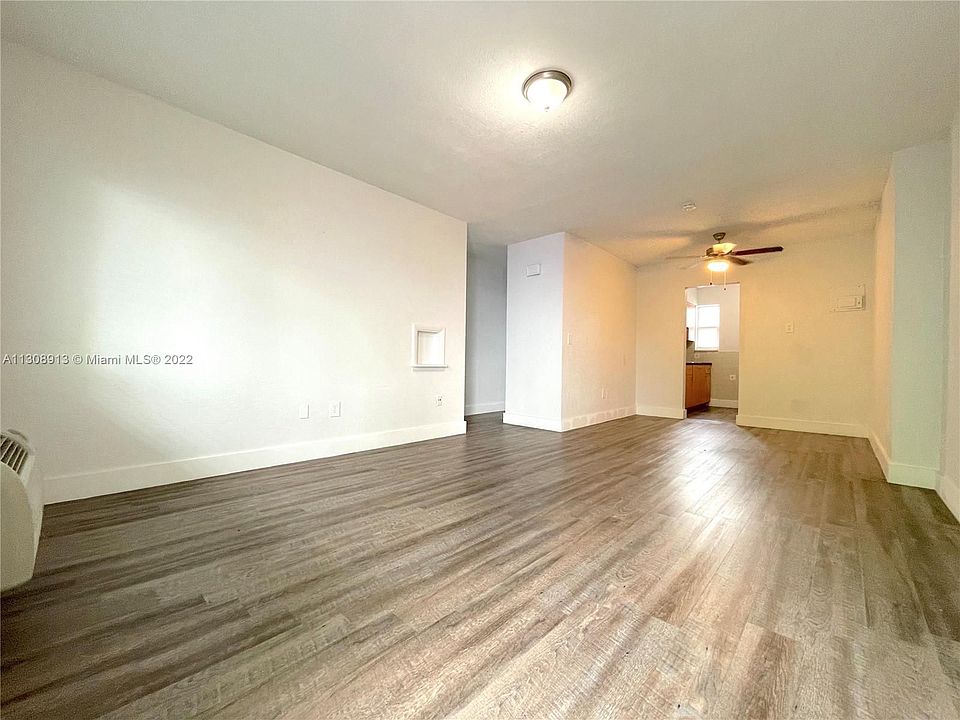 1st image of 7625 Carlyle Ave APT 11