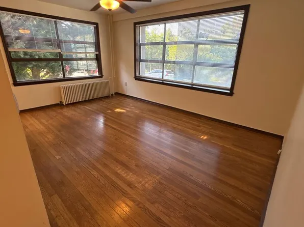 Montlake Apartments