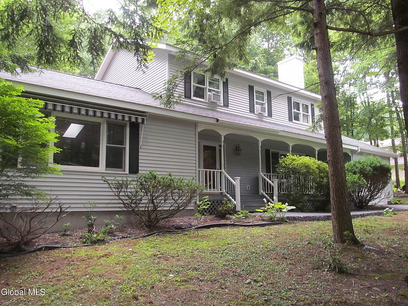 2nd image of 9 Pineridge Court
