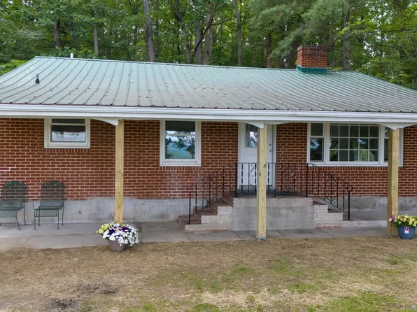 890 Triangle St, Blacksburg, VA 24060