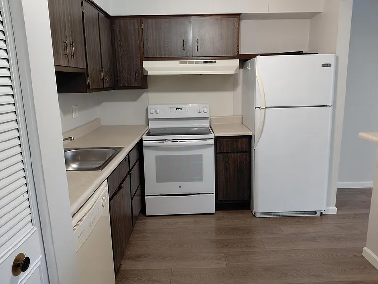 7513 Woodview St — Photo 5