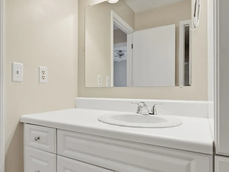 515 Chesterfield Ave #F — Photo 19