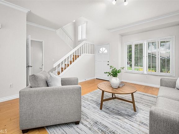 3rd image of 152 Greenmoor #64
