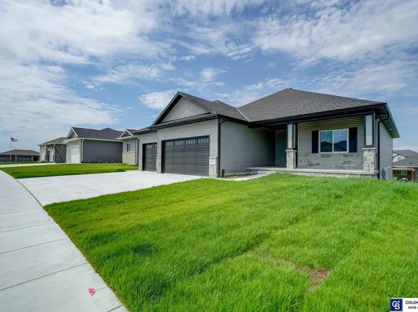 1033 Annabel Ave, Hickman, NE 68372