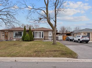 62 Flamingo Cres, Brampton, ON L6T2G5