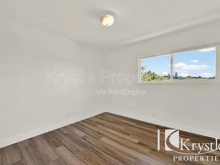 319 Aragon St — Photo 13