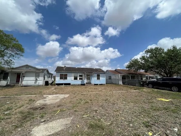 407 E 2nd St, Bishop, TX 78343