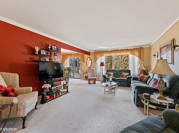 4th image of 1106 W Brittany Dr