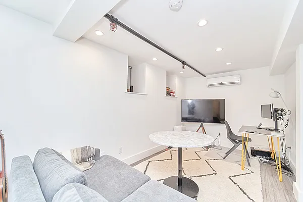 Rented by Living New York | media 22