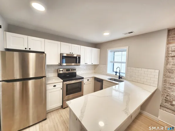 7 Wall St #4, Norwalk, CT 06850