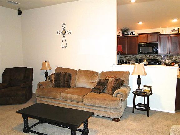 3rd image of 912 Nolan Ryan Dr