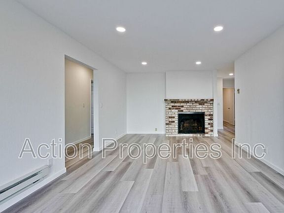5th image of 445 Carneros Ave #1