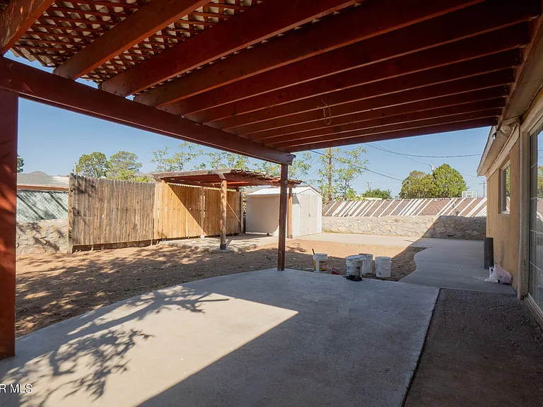 9309 Montgomery Dr — Photo 18
