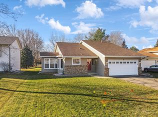 4271 Sun Cliff Rd, Eagan, MN 55122