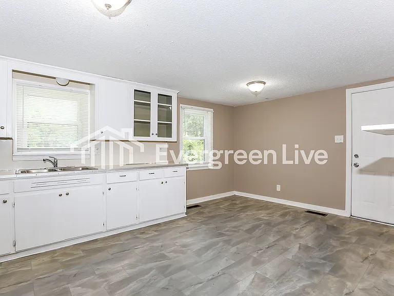 610 Church — Photo 5