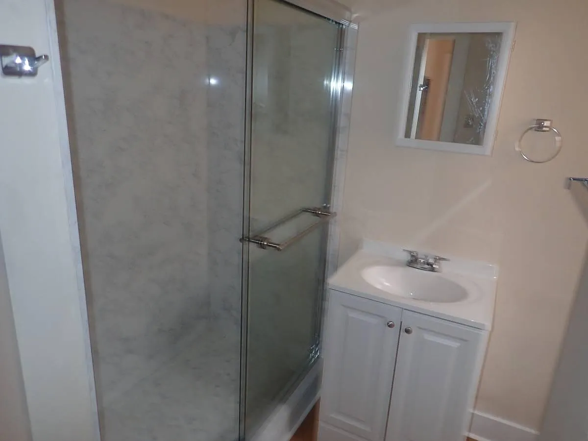 1 bed, 400 sqft, $2,500 — Photo 3