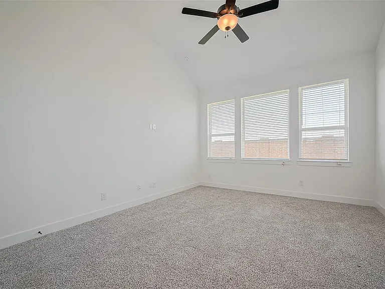 3328 Voda Bend Dr — Photo 36