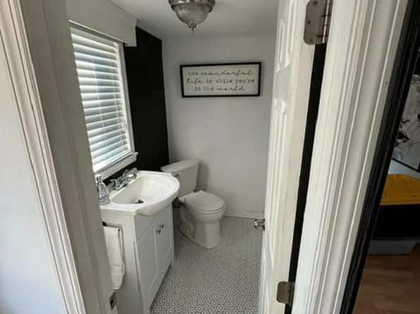 1670 Meadow Glen Dr, Lansdale, PA 19446