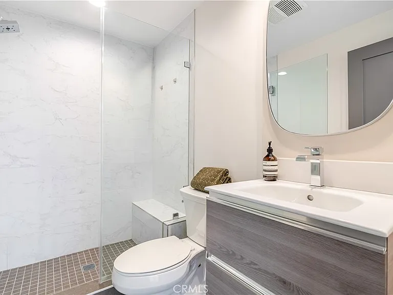 2707 Rockefeller Ln #B — Photo 27