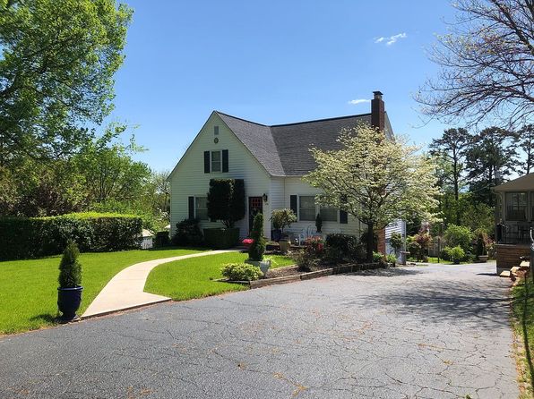 2958 Gaston Ave
