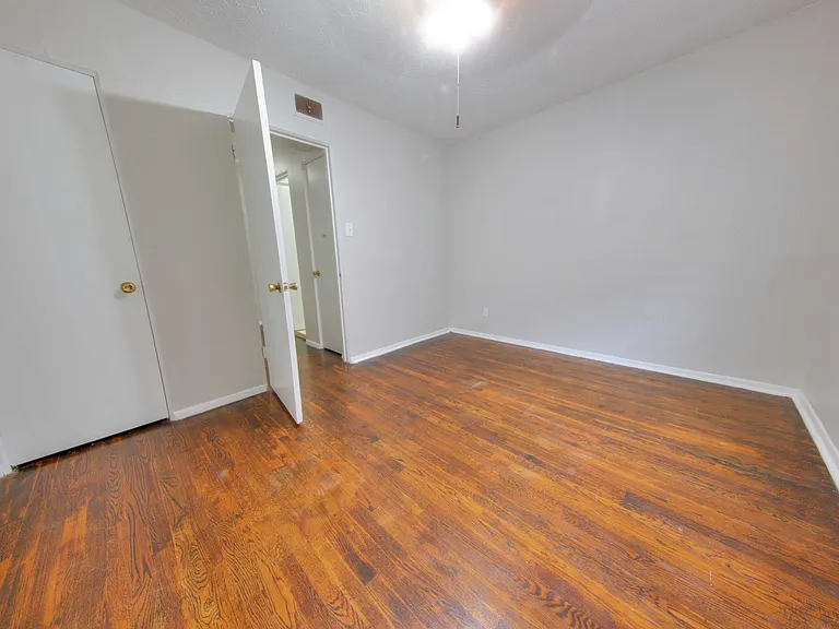 3508-10 Russell Ave — Photo 11
