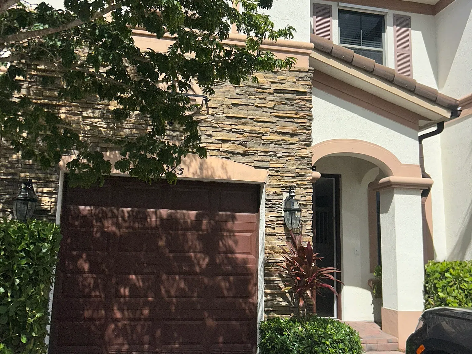4 bed, 1955 sqft, $3,200 — Photo 2
