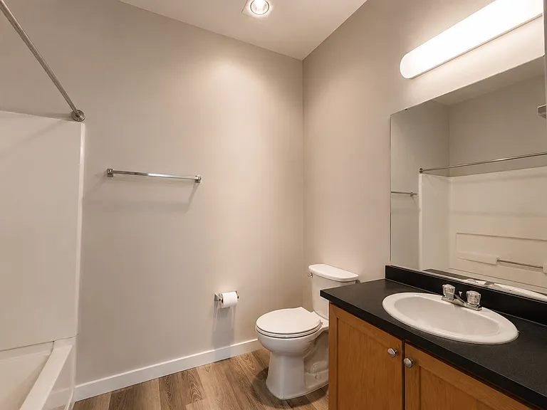 701 Columbia St #107 — Photo 11
