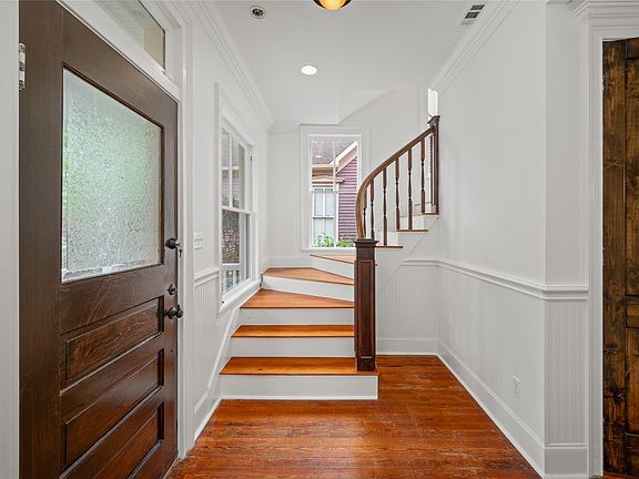 3rd image of 1819 Decatur St