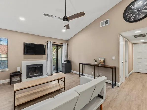 100 Del Verde Cir Unit 6, Sacramento, CA 95833