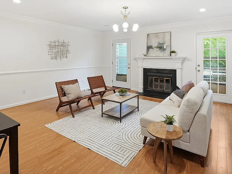 101 Thomas Ln #B1 — Photo 10