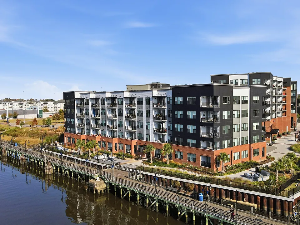 Metropolitan at the Riverwalk