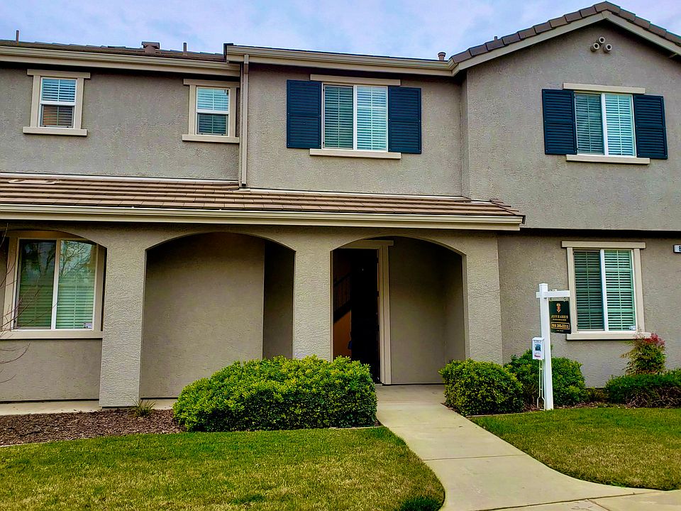 1st image of 84 Crystalwood Cir