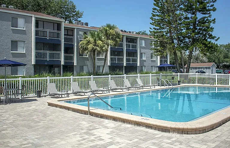 Promenade At Edgewater Apartments — Photo 16