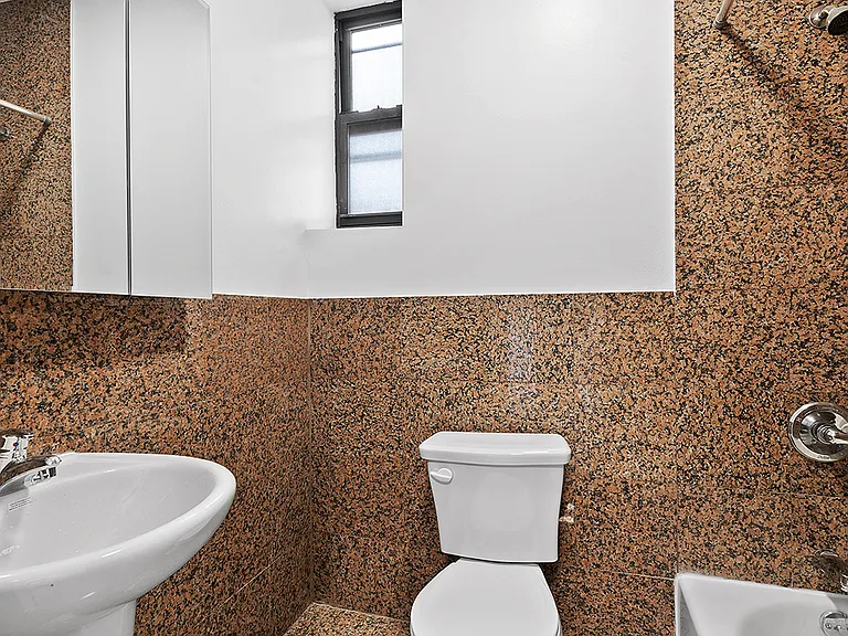 117 Mulberry St #18 — Photo 4