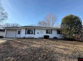 1710 Riggs Rd, Saint Peter, MN 56082